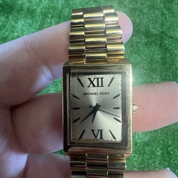 Michael Kors Nash MK3287 Women's Stainless Steel Gold Analog Dial Quartz Watch - Picture 2 of 5